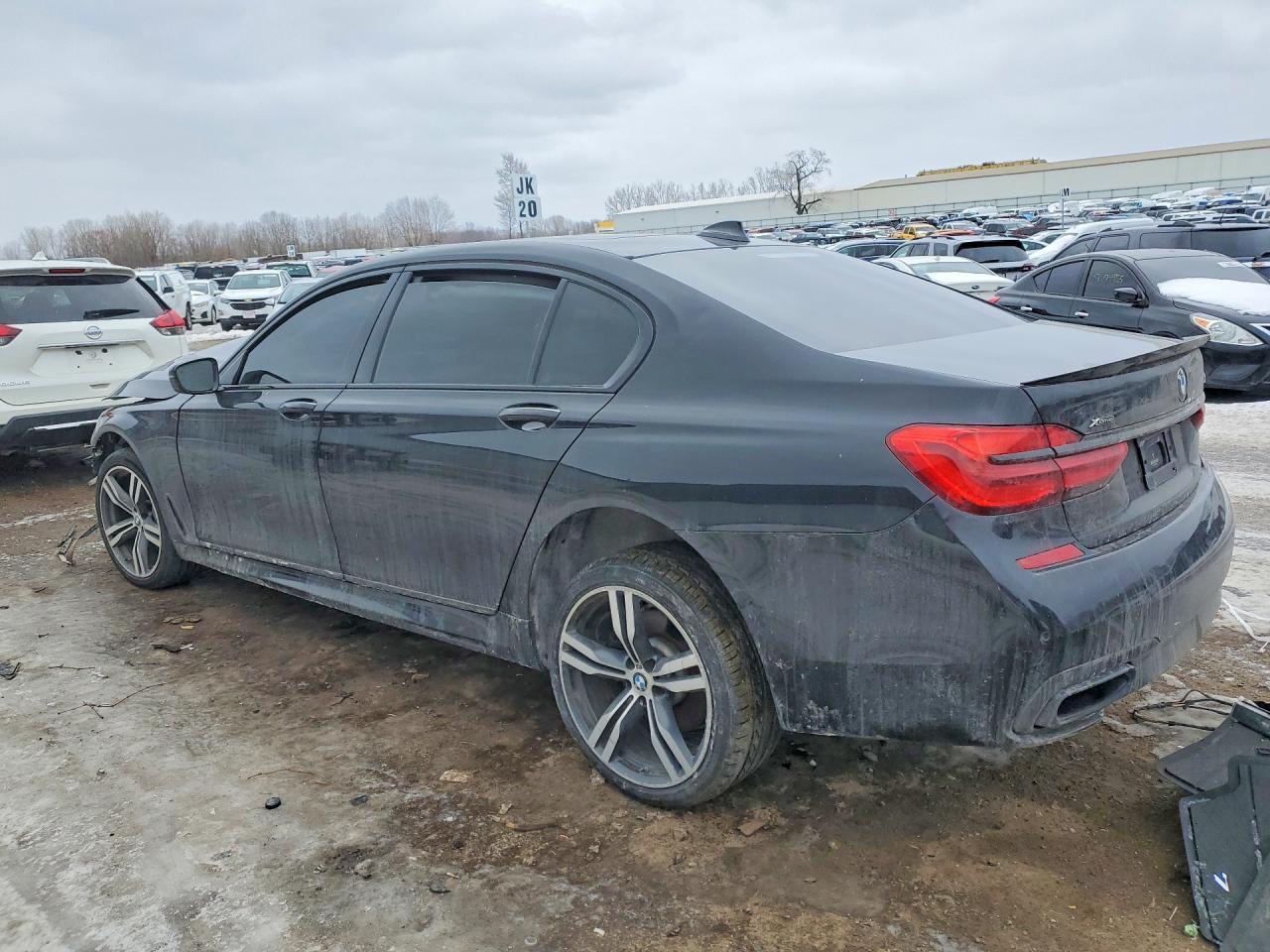 2016 BMW 750 Xi - zdjęcie 2