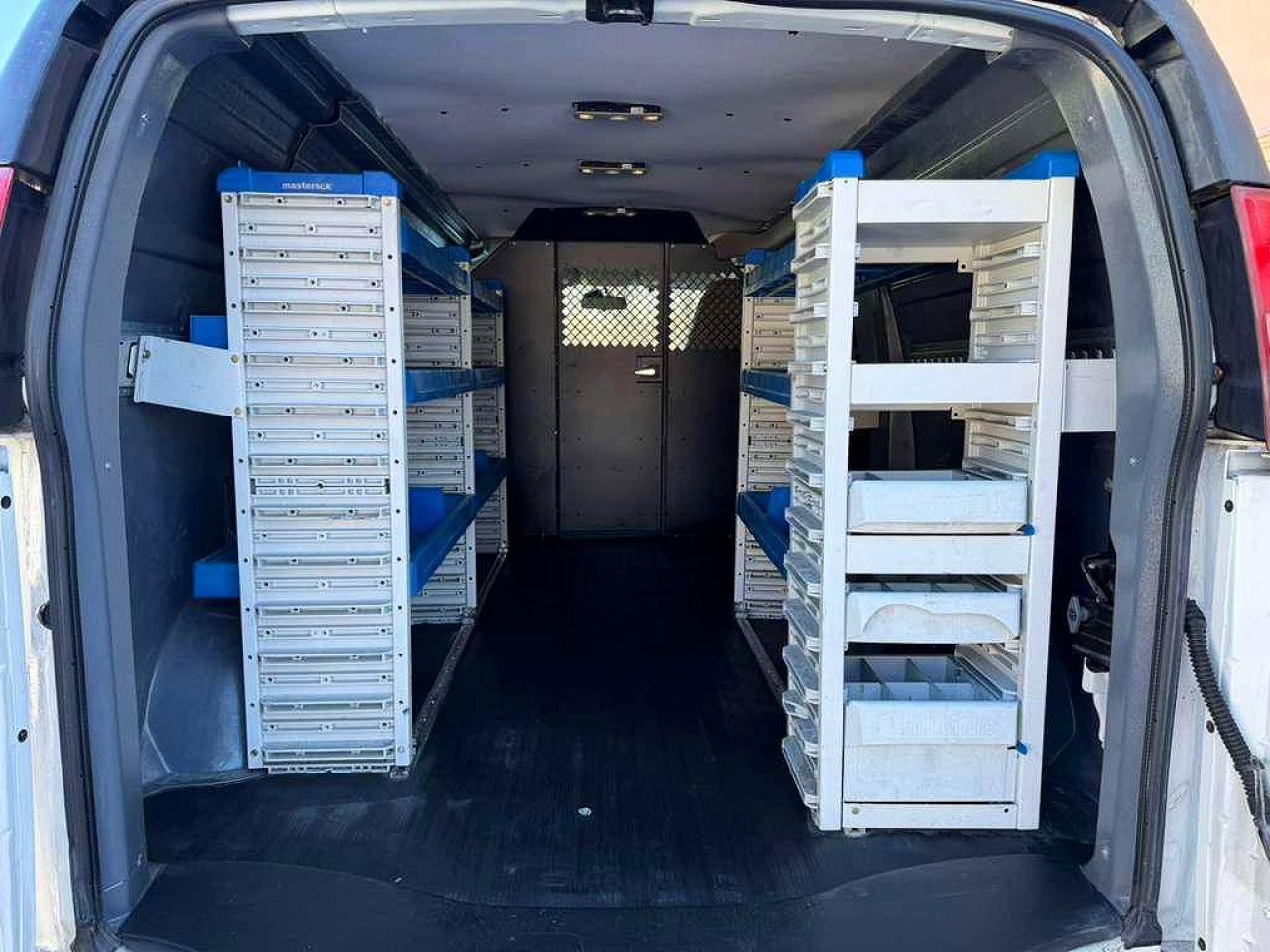 2015 Chevrolet Express G2500 - zdjęcie 10