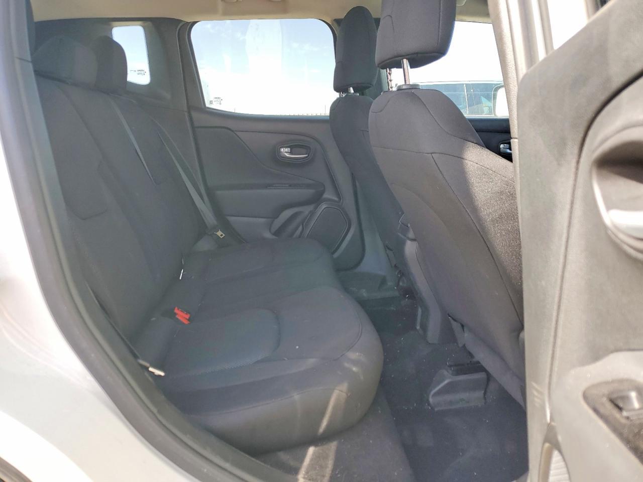 2023 Jeep Renegade Latitude - zdjęcie 11