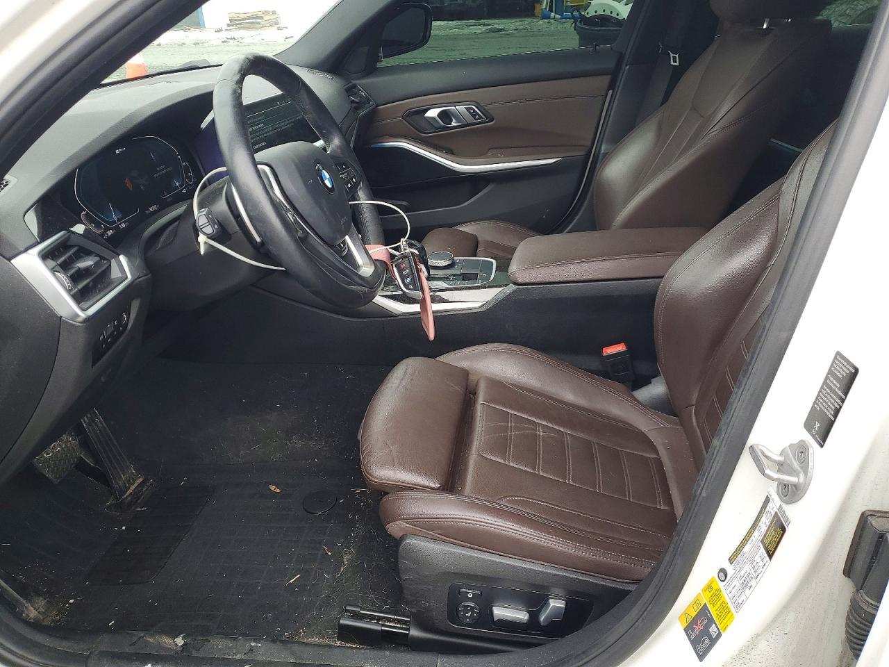 2021 BMW 330Xe - zdjęcie 7