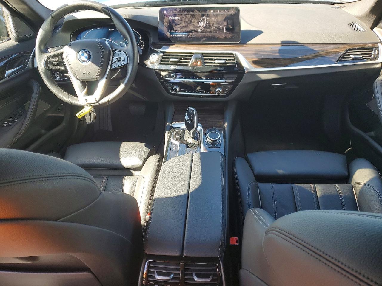 2022 BMW 530E - zdjęcie 8