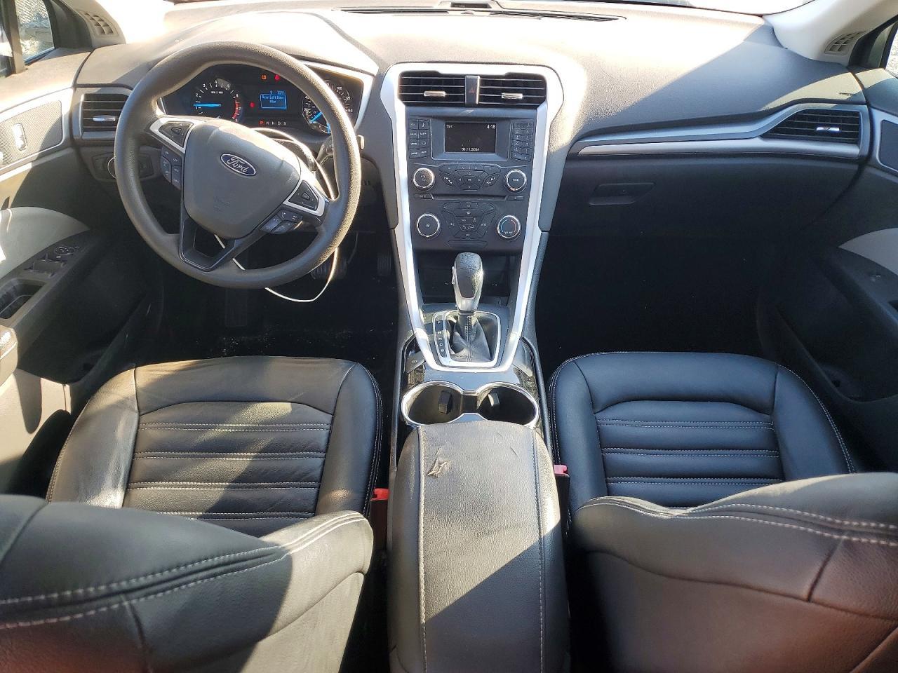 2015 Ford Fusion S - zdjęcie 8