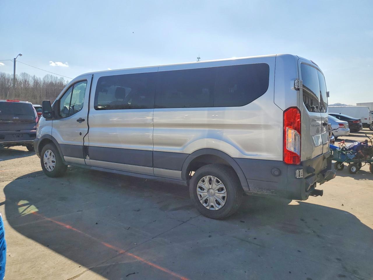 2015 Ford Transit T-350 - zdjęcie 2