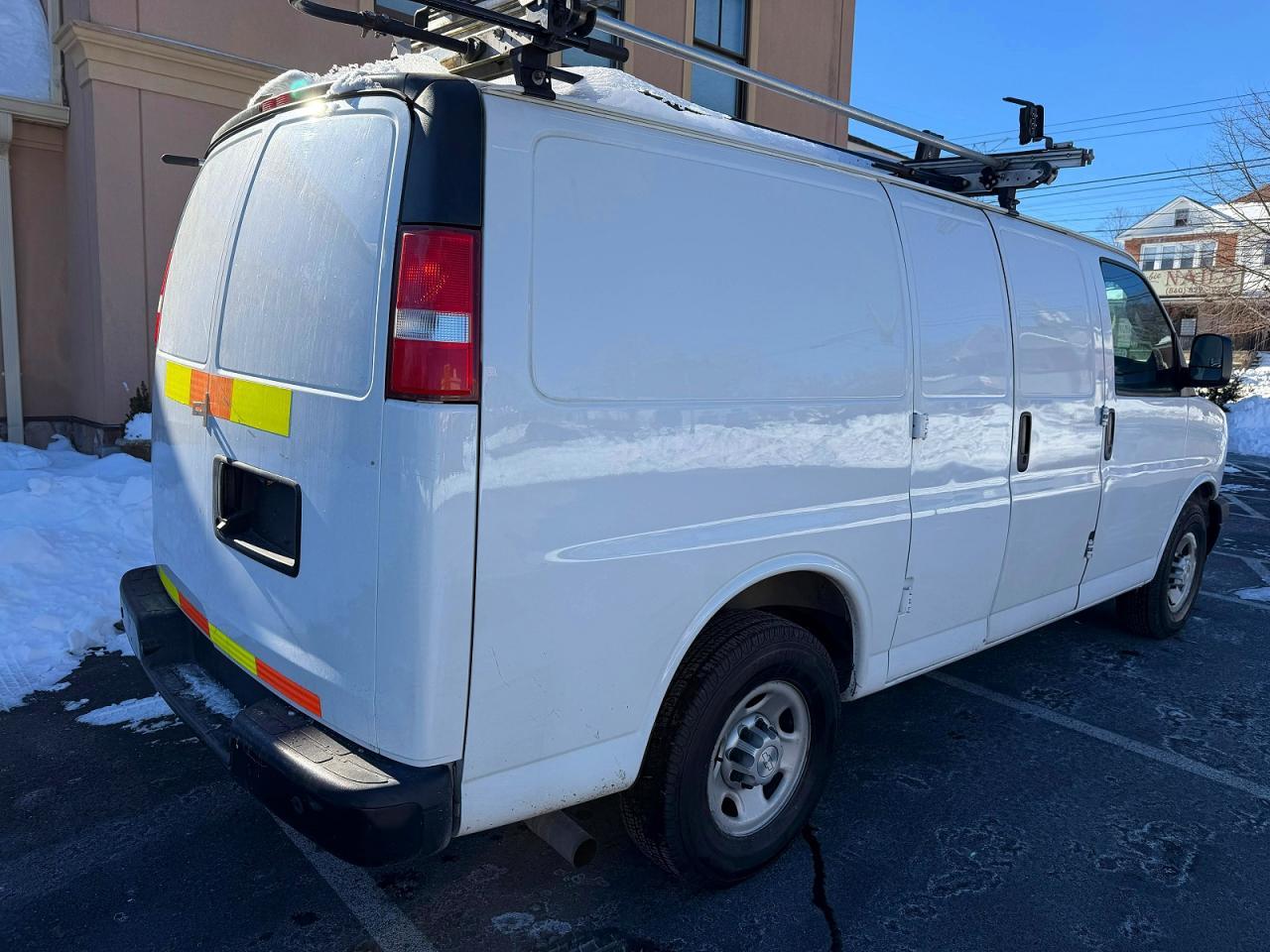 2017 Chevrolet Express G2500 - zdjęcie 3