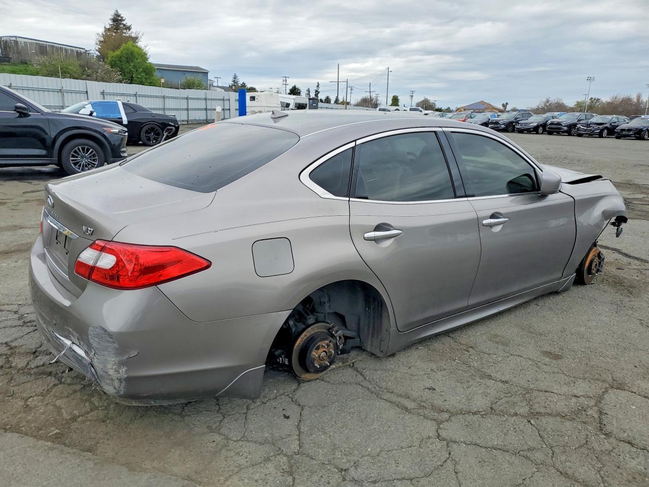 2013 Infiniti M37 Base - zdjęcie 3