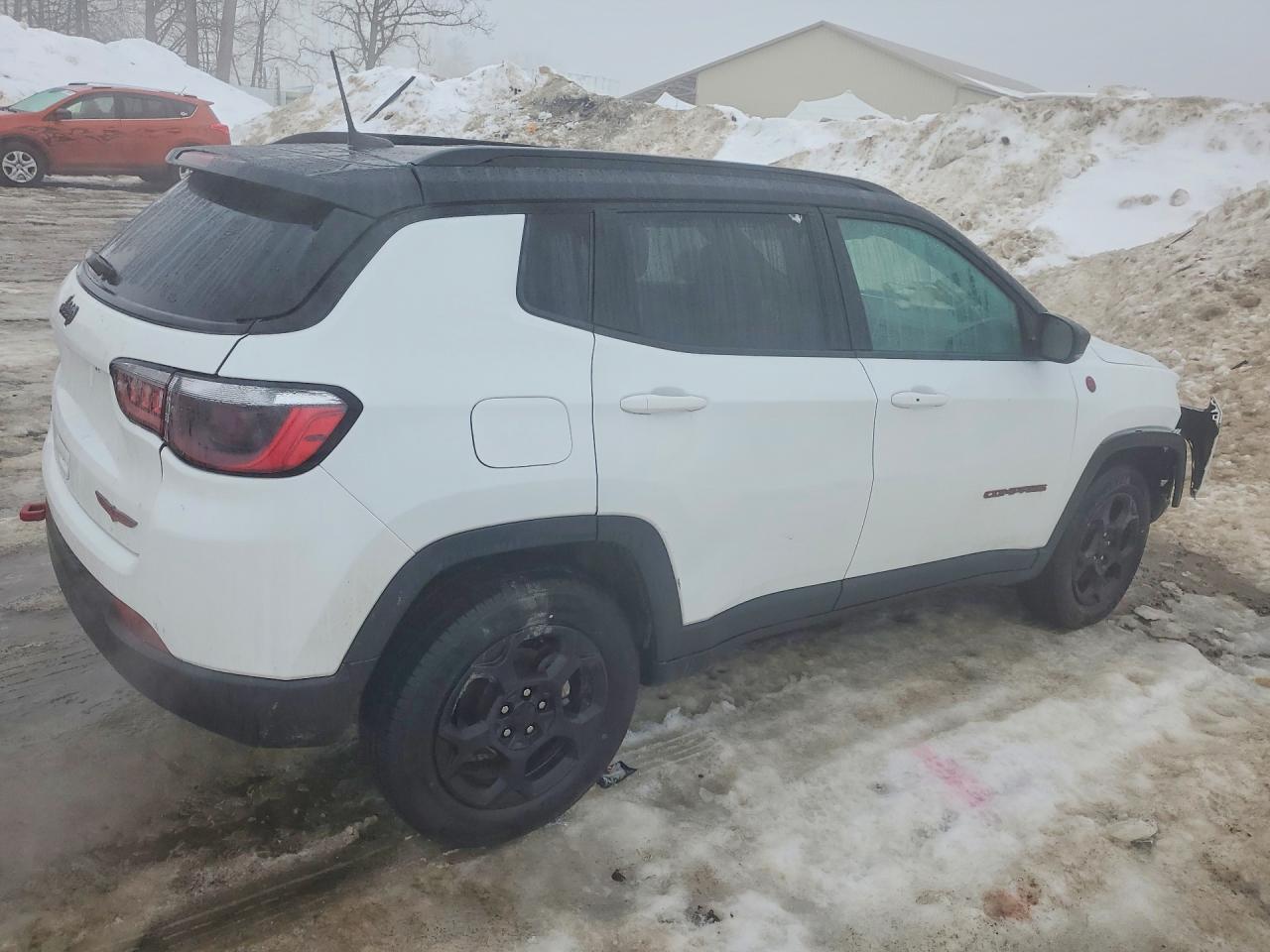 2023 Jeep Compass Trailhawk - zdjęcie 3