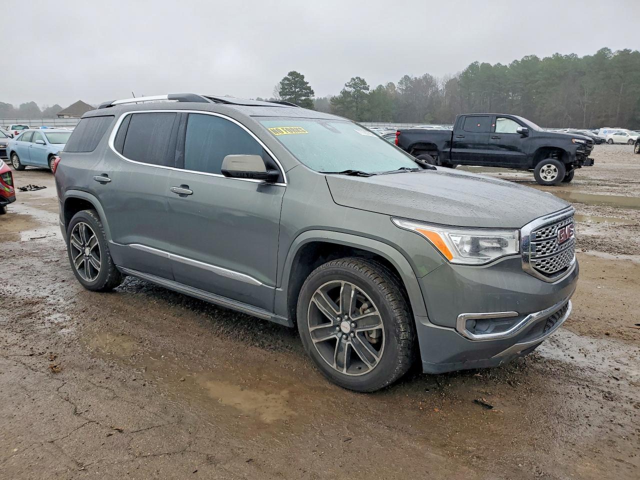 2017 GMC Acadia Denali - zdjęcie 4