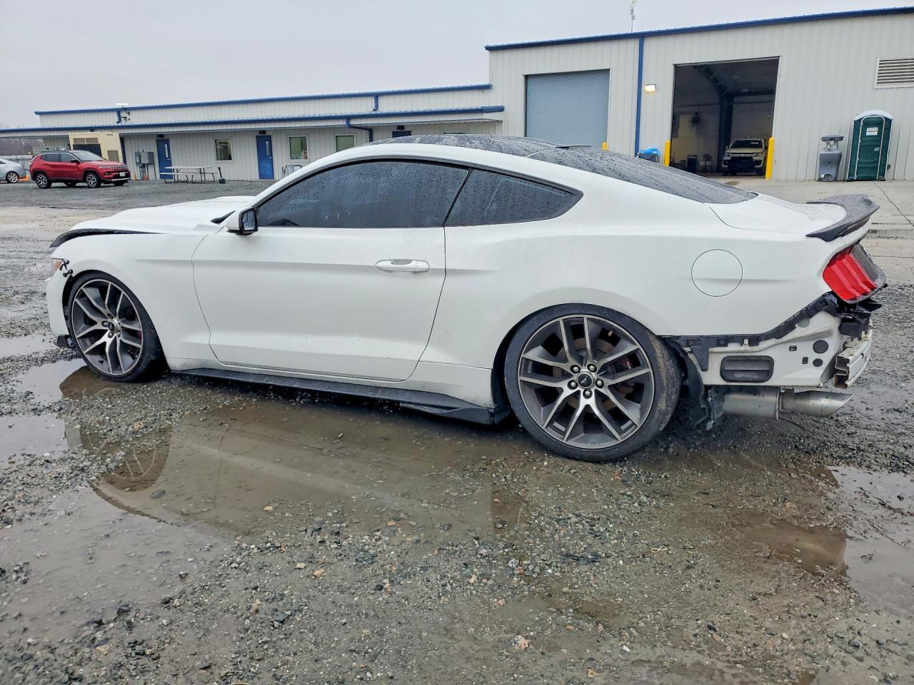 2015 Ford Mustang - zdjęcie 2
