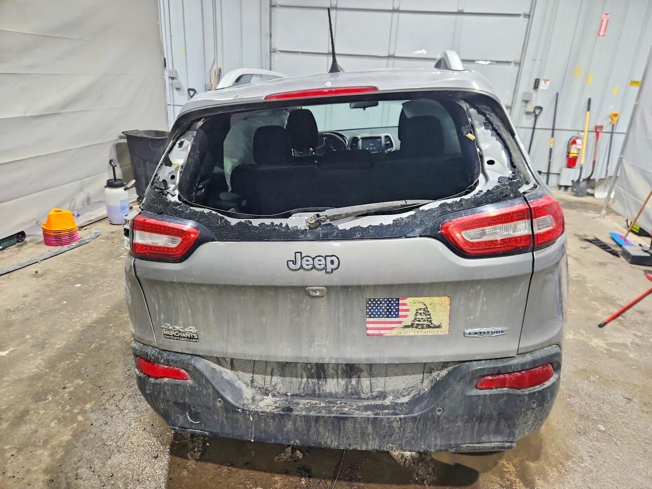 2016 Jeep Cherokee Latitude - zdjęcie 6