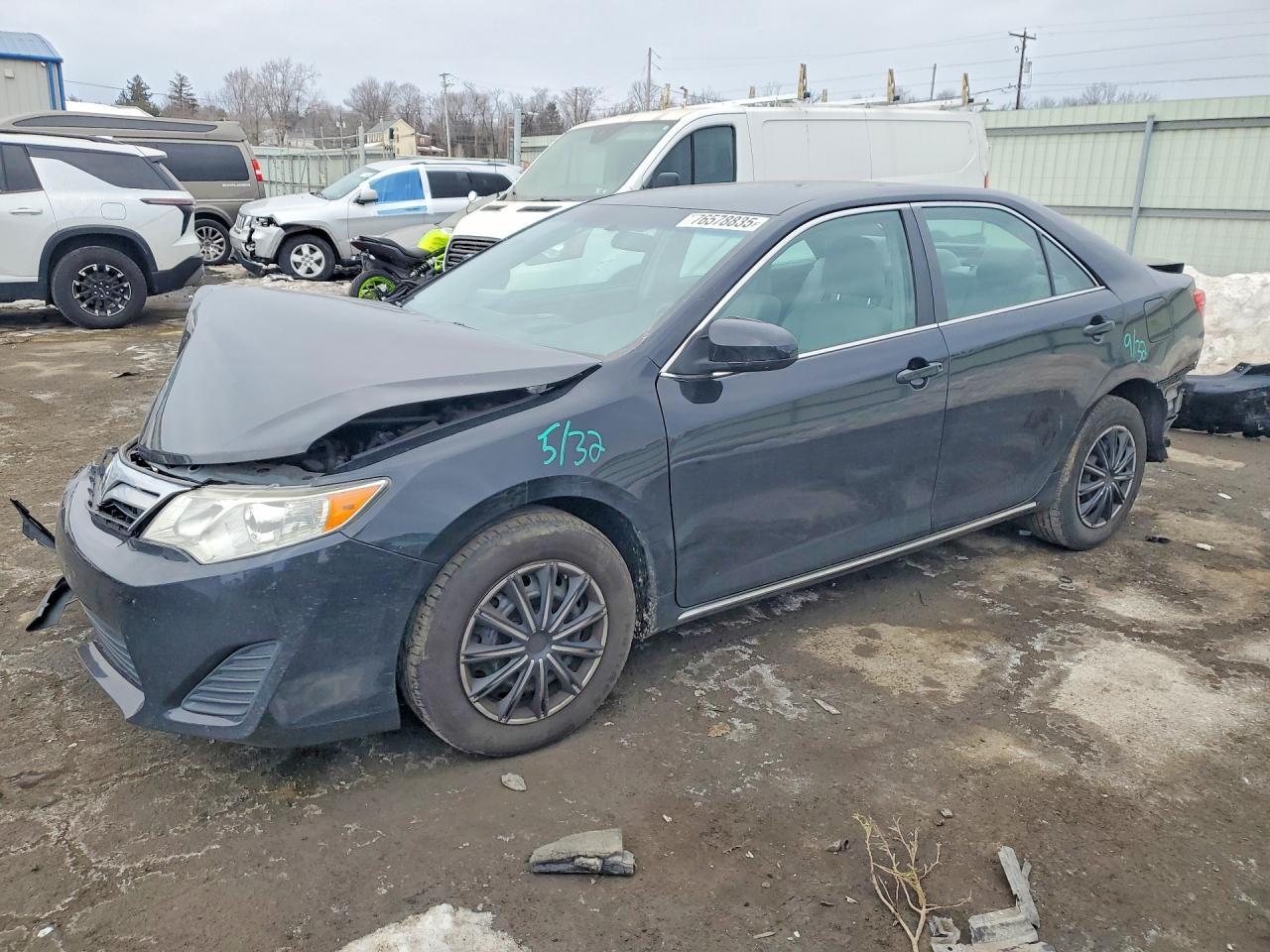 2013 Toyota Camry L - zdjęcie główne