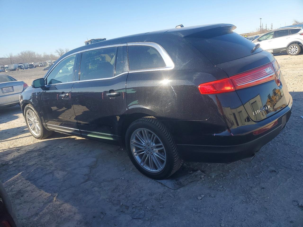 2019 Lincoln Mkt - zdjęcie 2