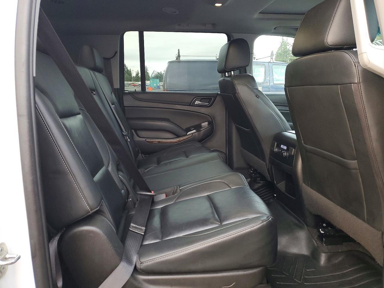 2020 Chevrolet Suburban K1500 Lt - zdjęcie 11