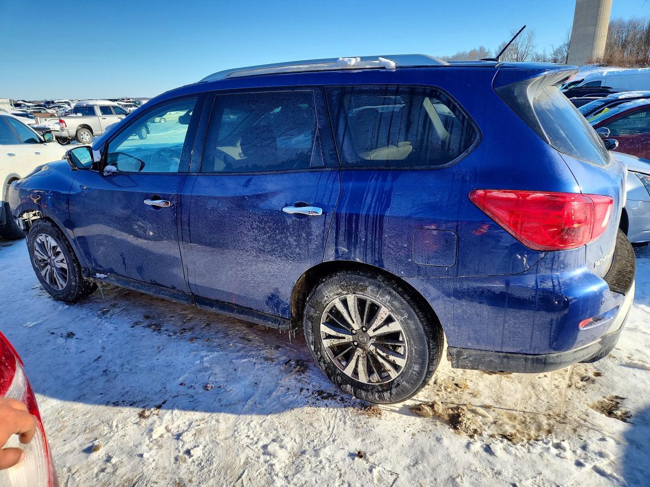 2017 Nissan Pathfinder S - zdjęcie 2