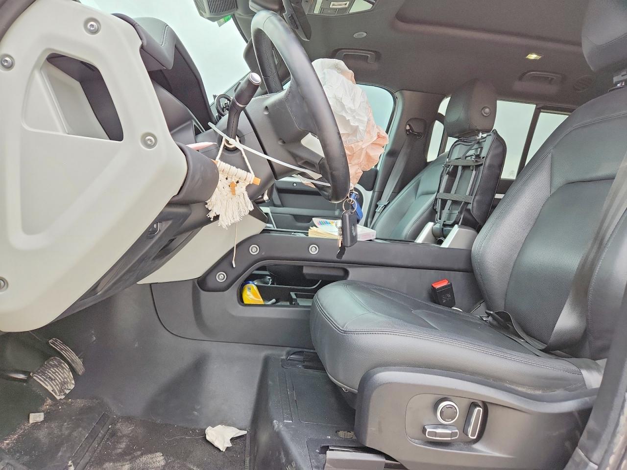 2024 Land Rover Defender 130 S - zdjęcie 7