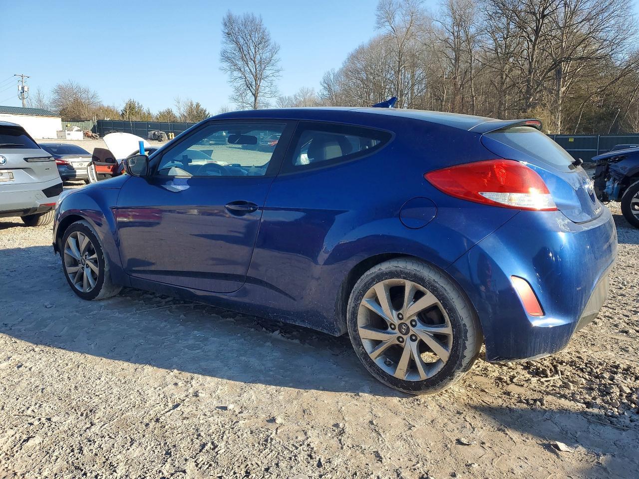 2016 Hyundai Veloster - zdjęcie 2
