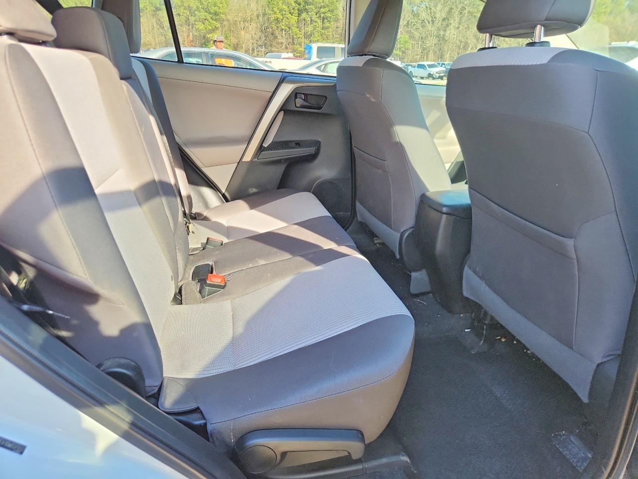 2013 Toyota Rav4 Le - zdjęcie 11