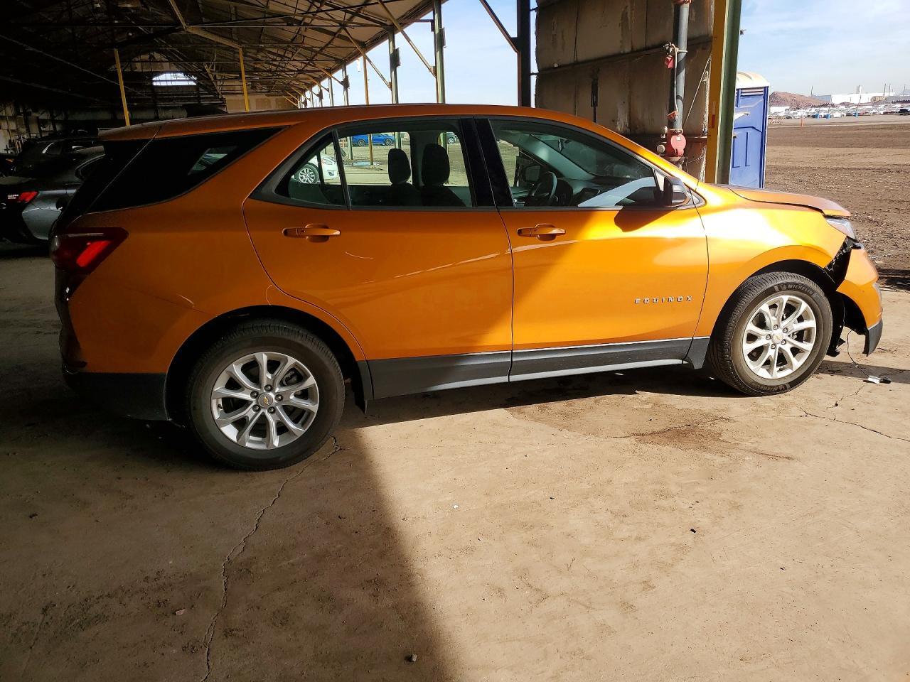 2018 Chevrolet Equinox Ls - zdjęcie 3