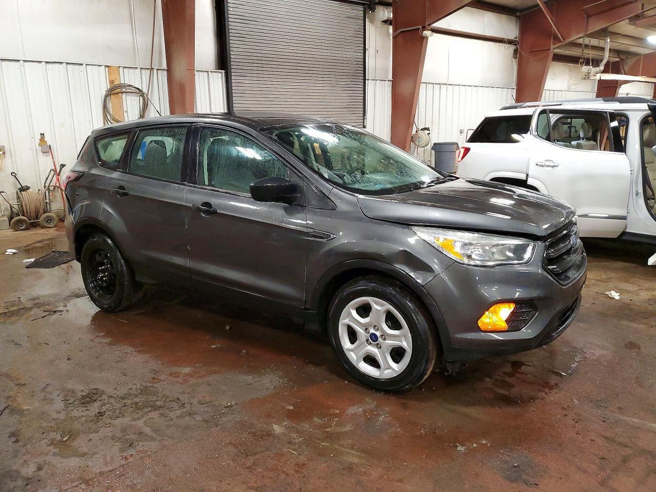 2017 Ford Escape S - zdjęcie 4