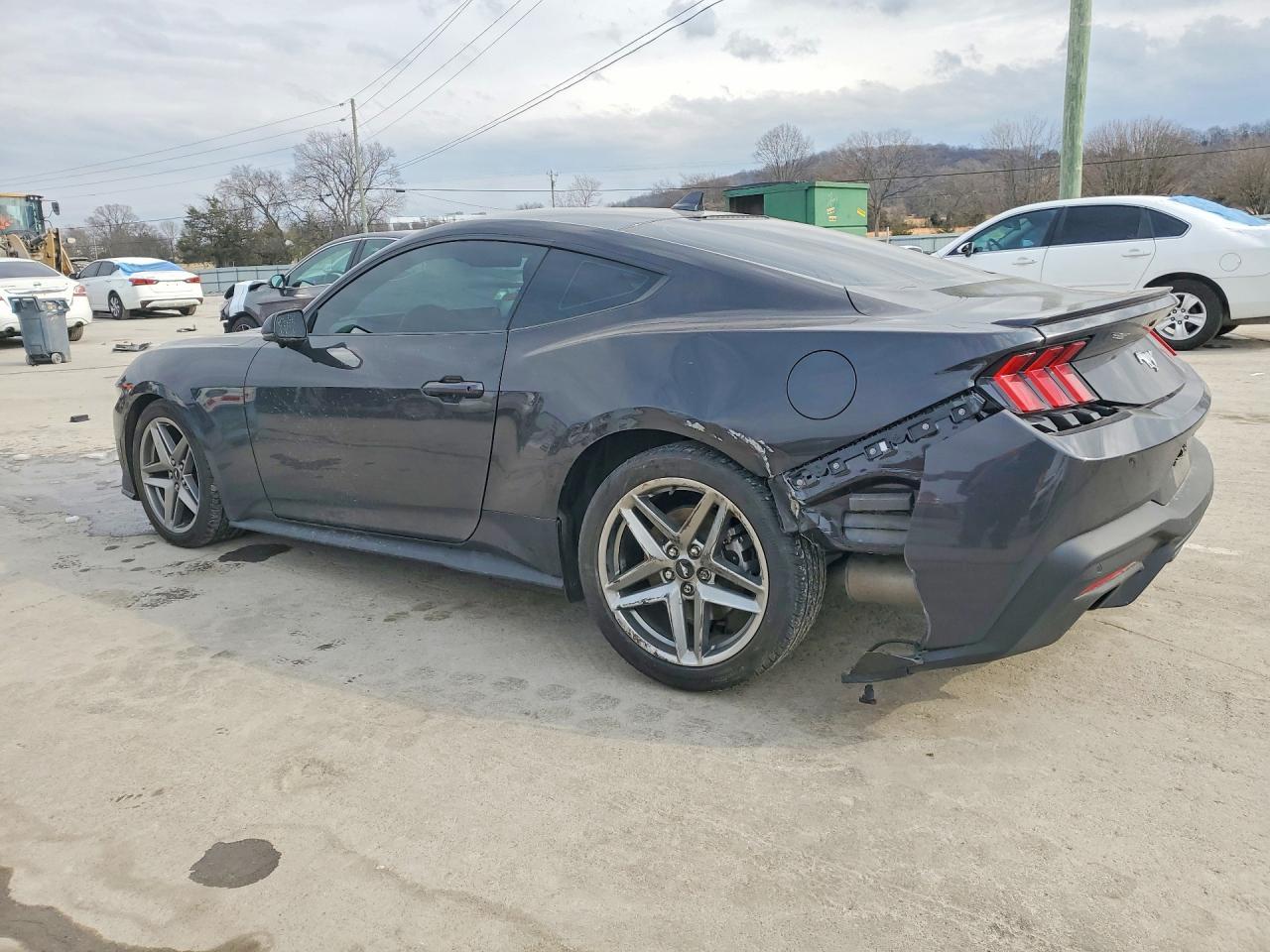 2024 Ford Mustang - zdjęcie 2