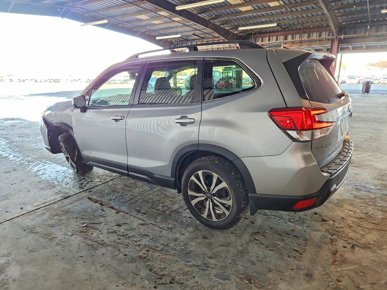 2020 Subaru Forester Limited - zdjęcie 2