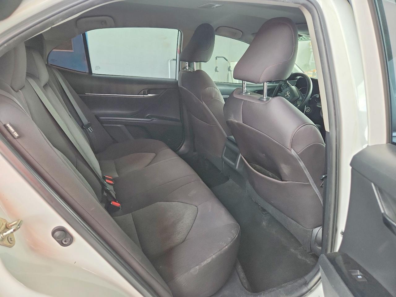 2019 Toyota Camry Le - zdjęcie 10