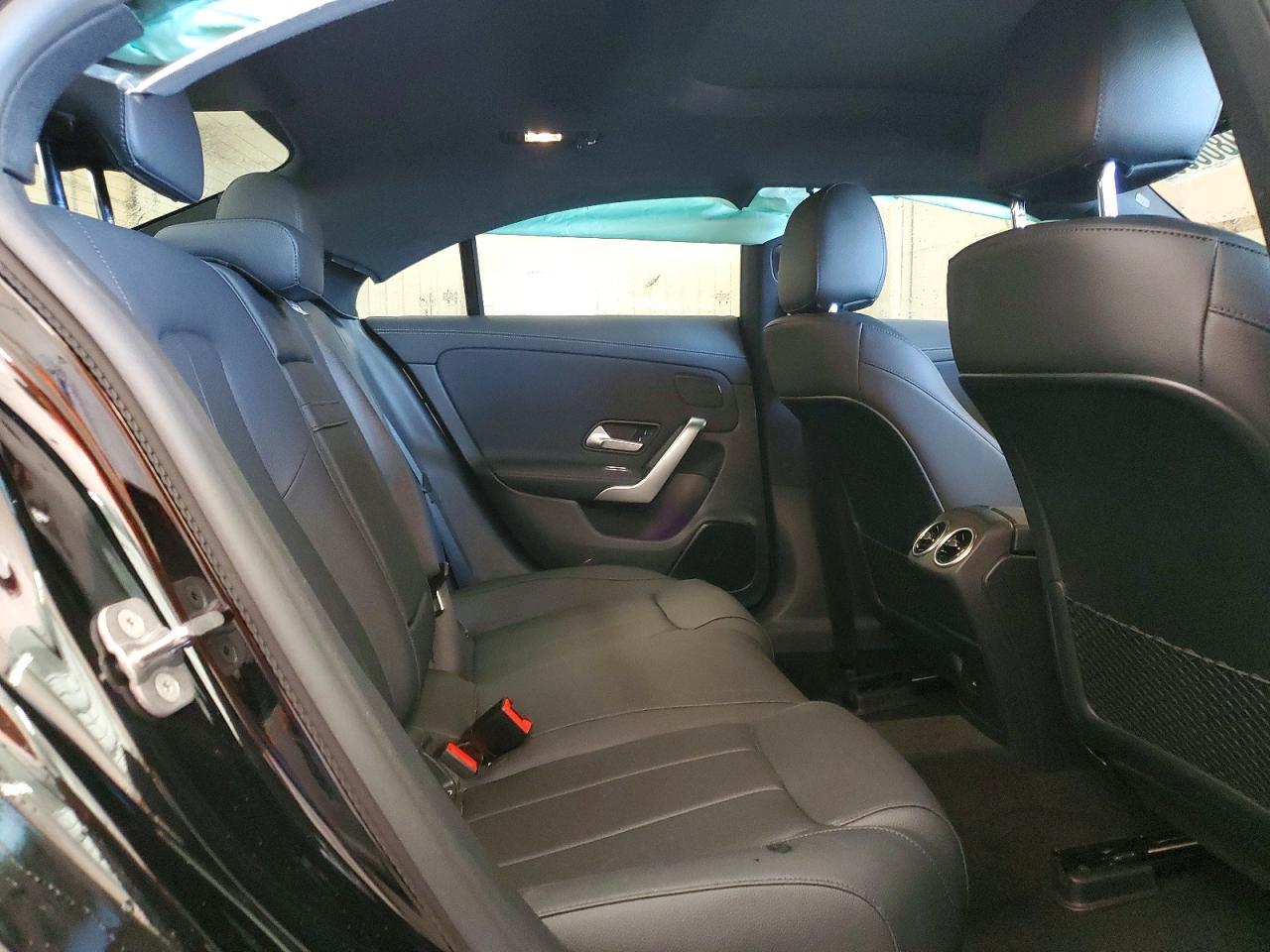 2025 Mercedes-Benz Cla 250 - zdjęcie 10