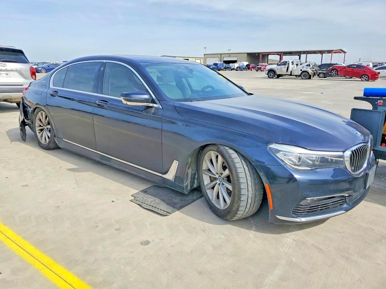 2018 BMW 740 Xe - zdjęcie 4