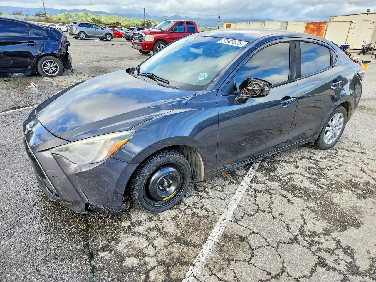 2017 Toyota Yaris Ia Base - zdjęcie główne