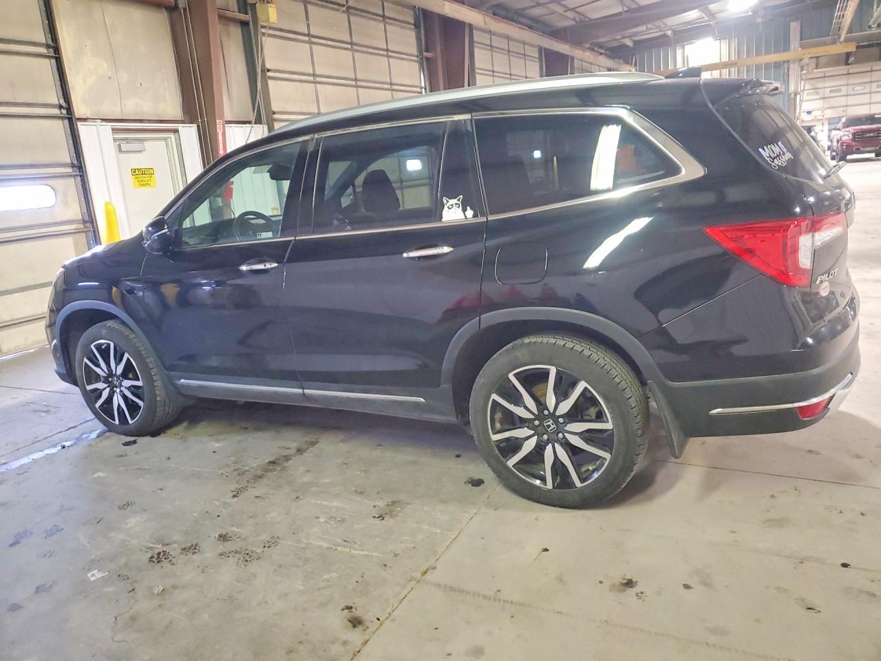 2021 Honda Pilot Touring - zdjęcie 2