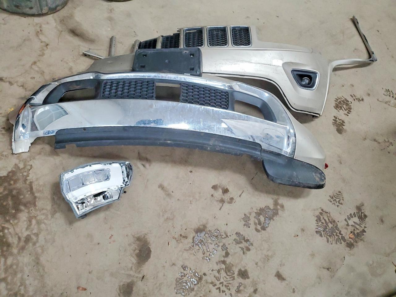 2014 Jeep Grand Cherokee Overland - zdjęcie 13