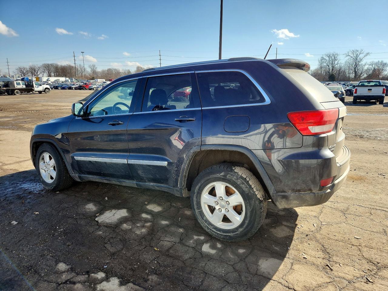 2013 Jeep Grand Cherokee Laredo - zdjęcie 2