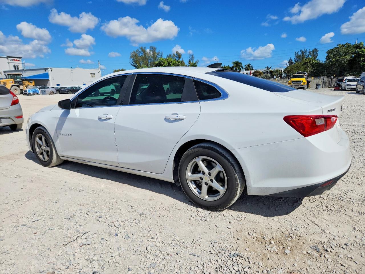 2018 Chevrolet Malibu Ls - zdjęcie 2