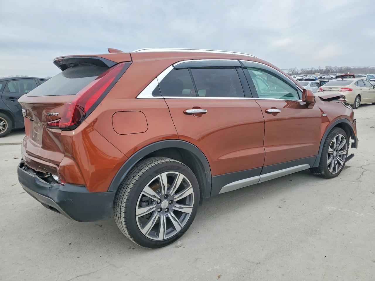 2019 Cadillac Xt4 - zdjęcie 3