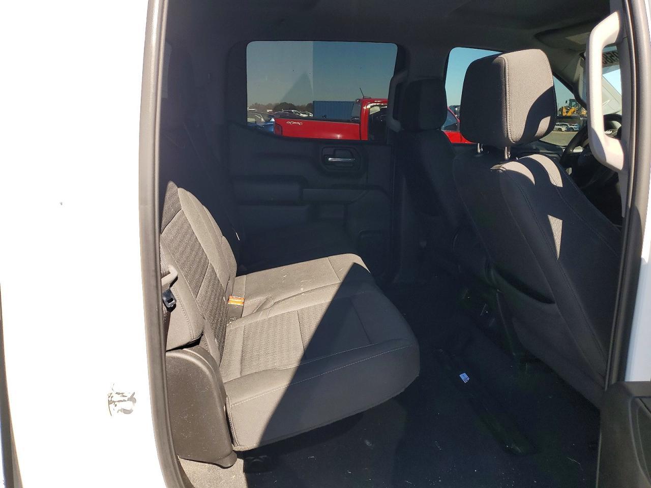 2023 Chevrolet Silverado C1500 Custom - zdjęcie 10