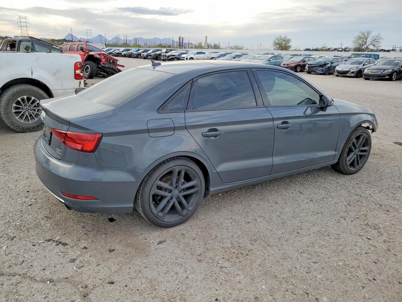Audi A3 - zdjęcie 3