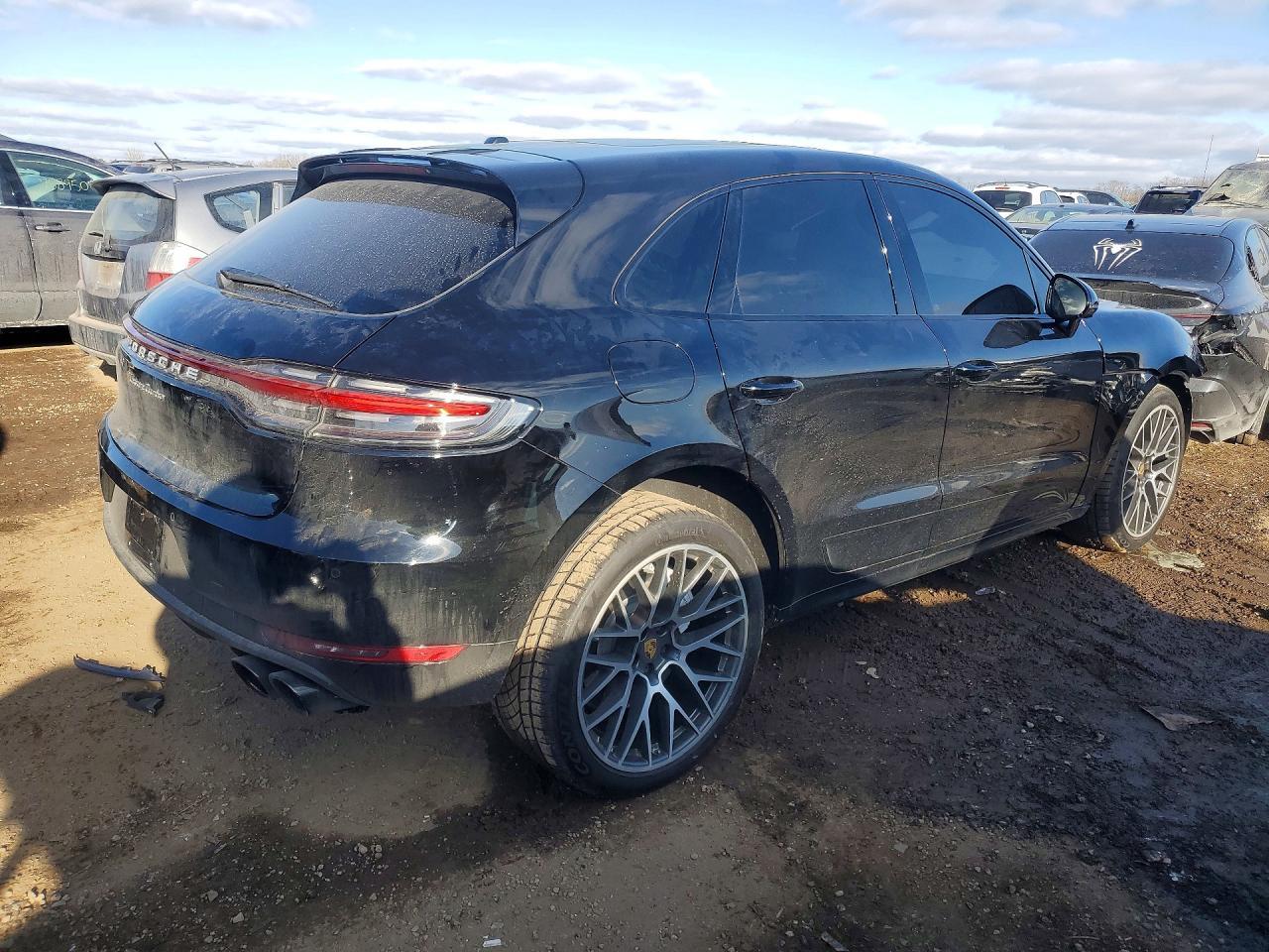 2021 Porsche Macan Turbo - zdjęcie 3