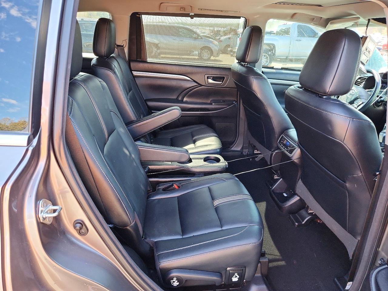 2018 Toyota Highlander Se - zdjęcie 11