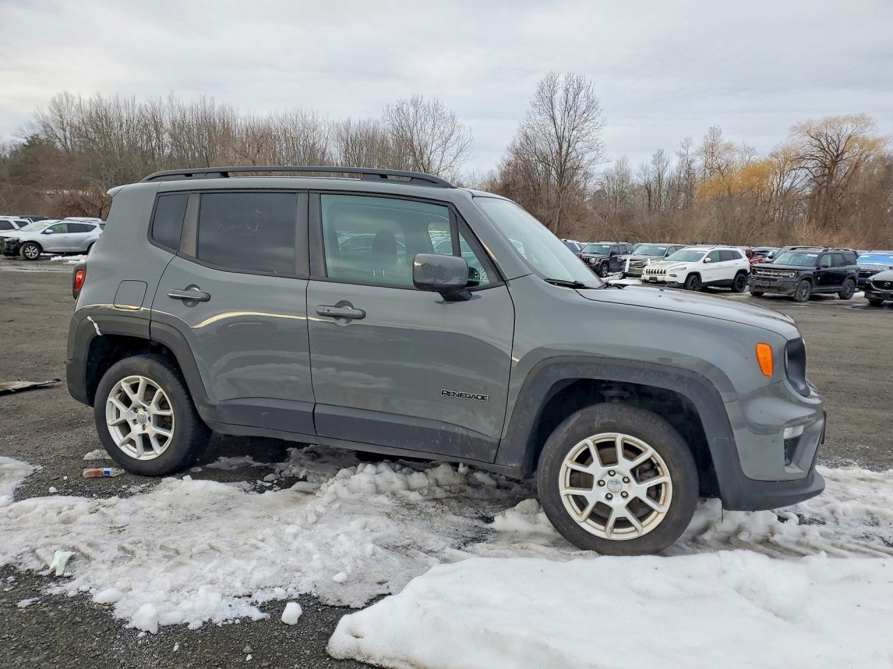 2020 Jeep Renegade Latitude - zdjęcie 4