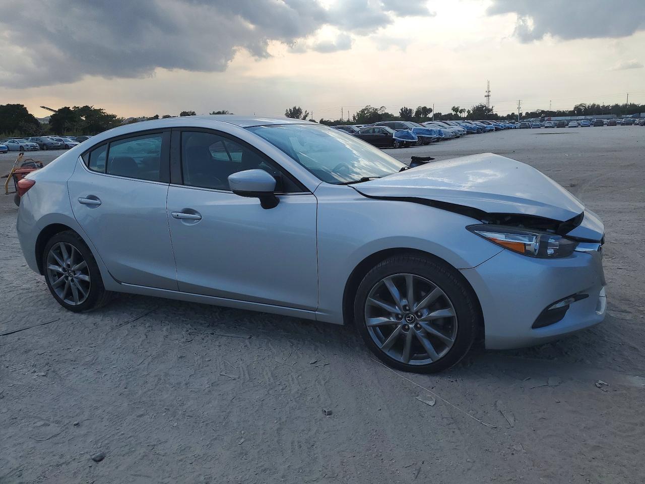 2018 Mazda 3 Touring - zdjęcie 4