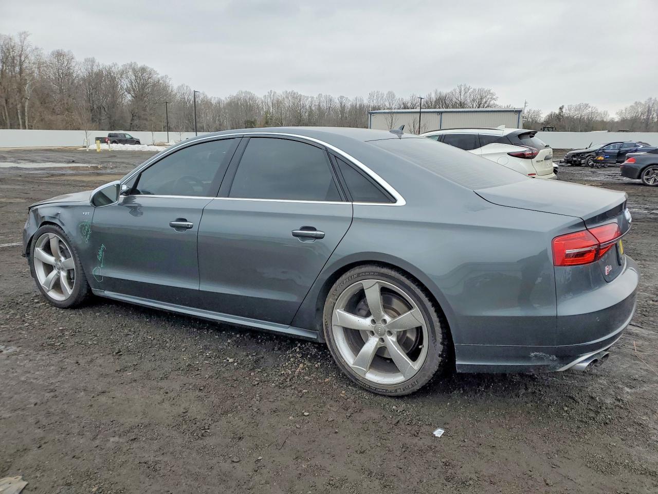 2015 Audi S8 Quattro - zdjęcie 2