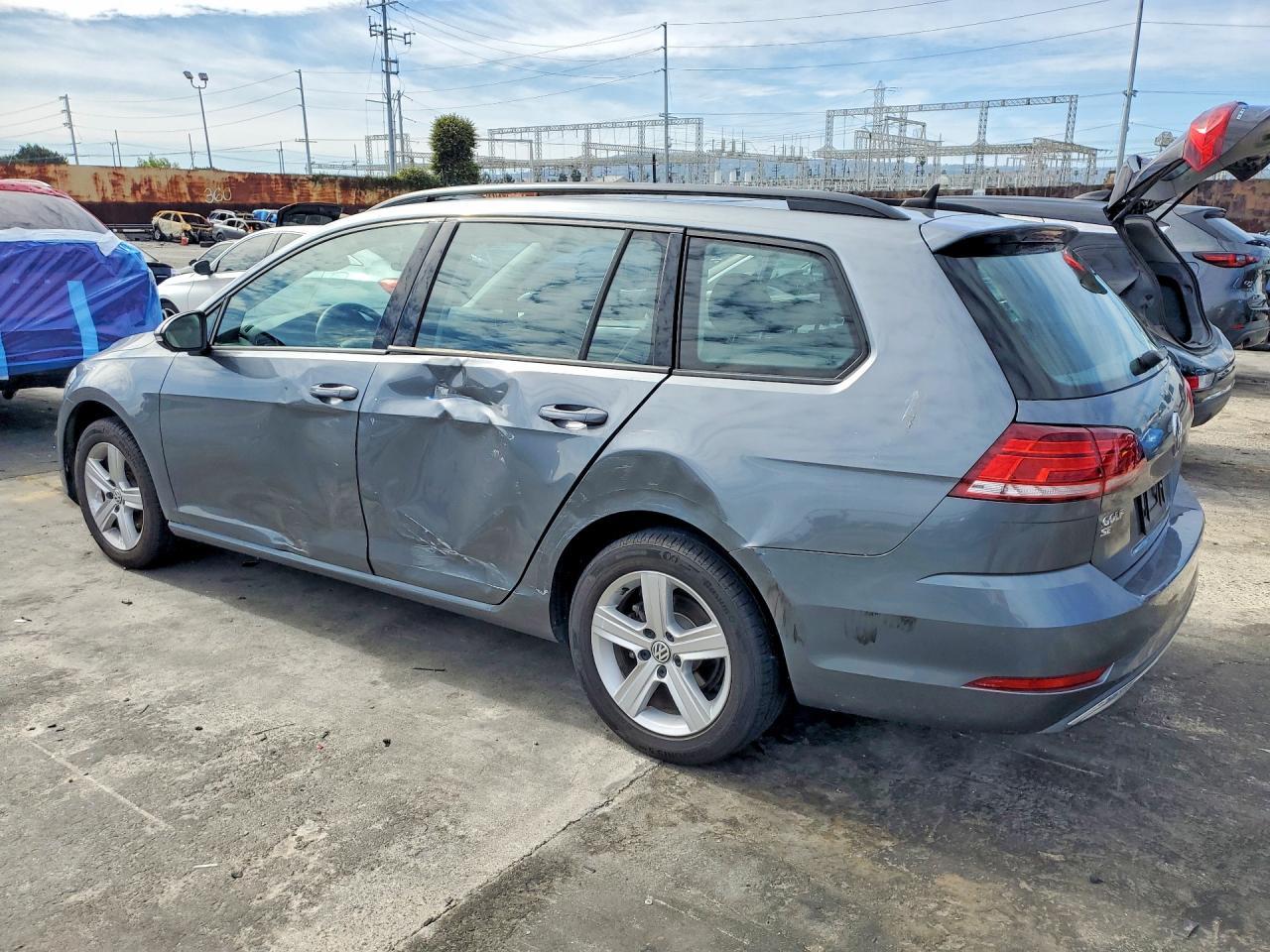 2018 Volkswagen Golf Sportwagen S - zdjęcie 2