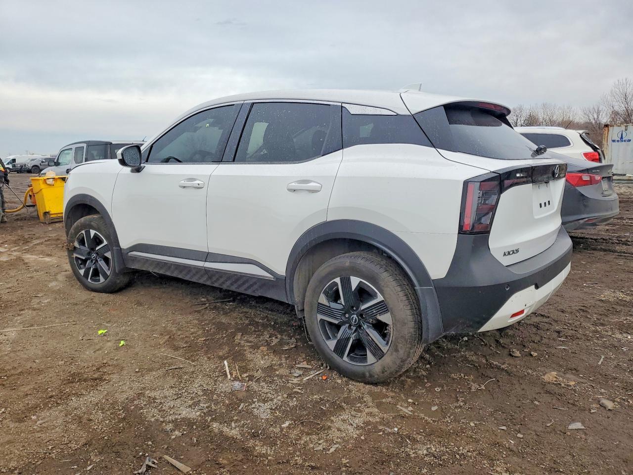 2025 Nissan Kicks Sv - zdjęcie 2