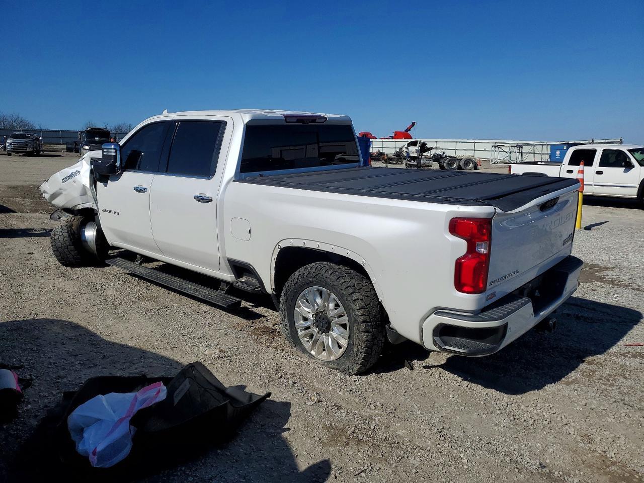 2021 Chevrolet Silverado K2500 High Country - zdjęcie 2