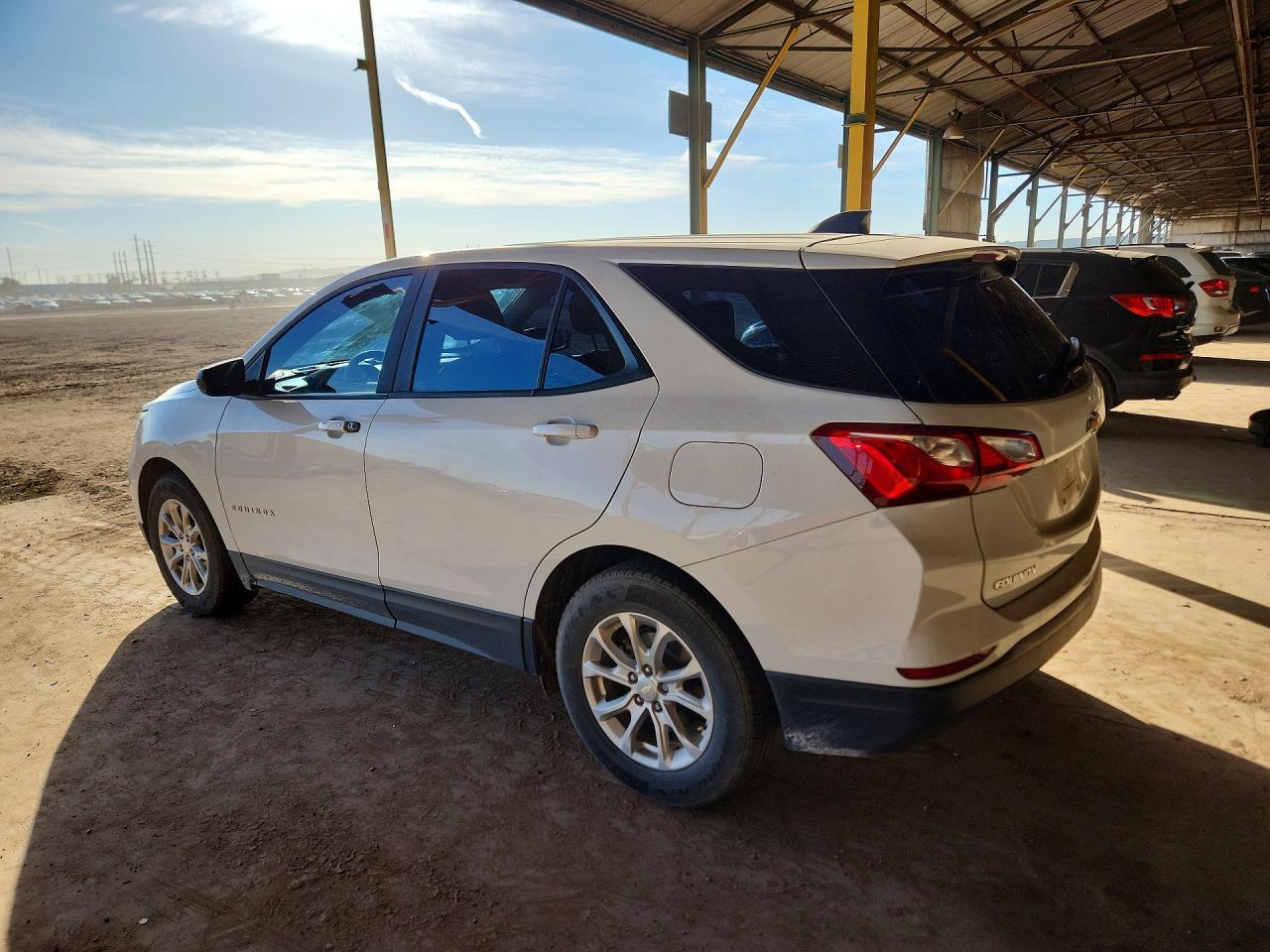 2020 Chevrolet Equinox Ls - zdjęcie 2