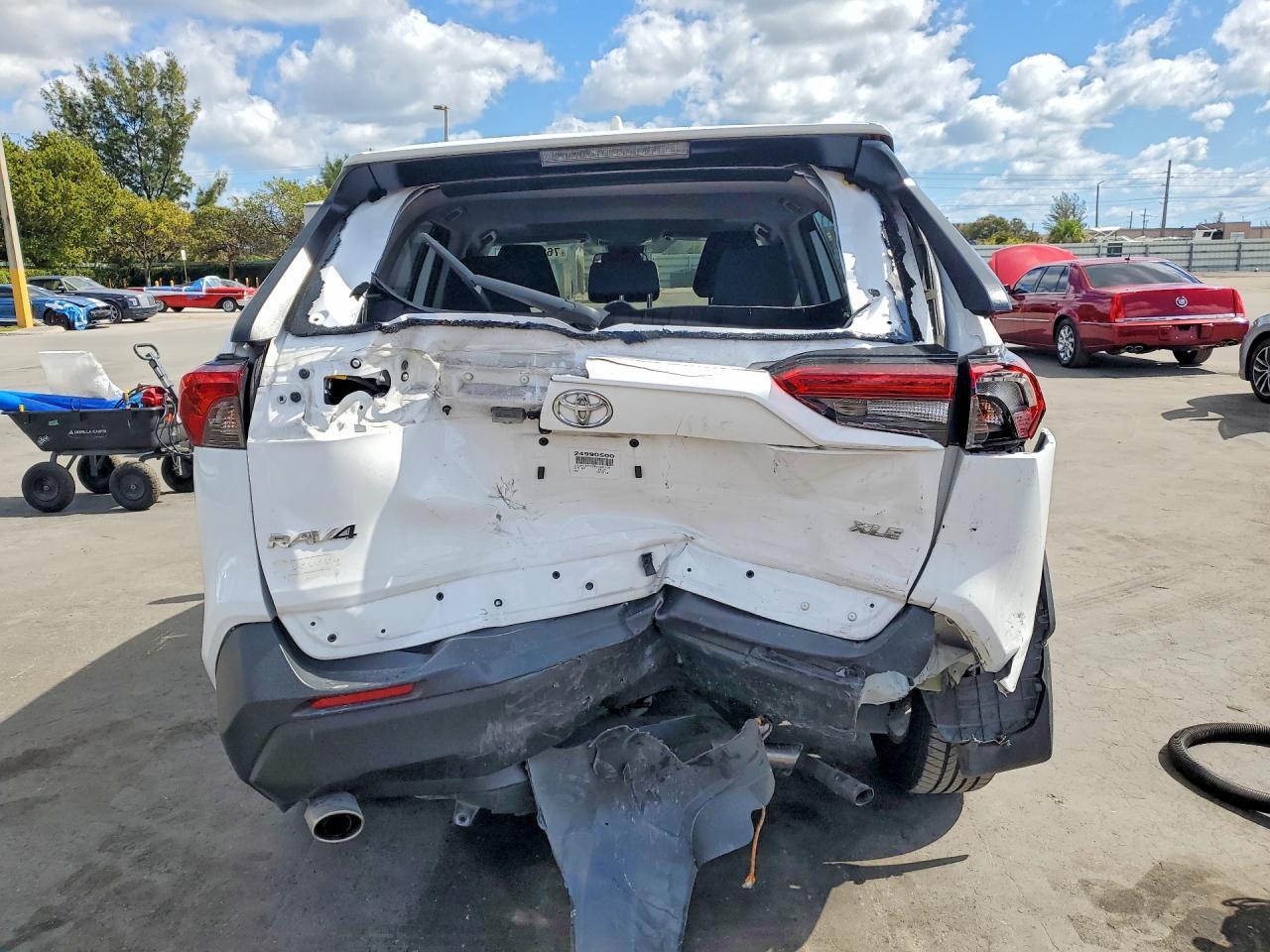 2024 Toyota Rav4 Xle - zdjęcie 6