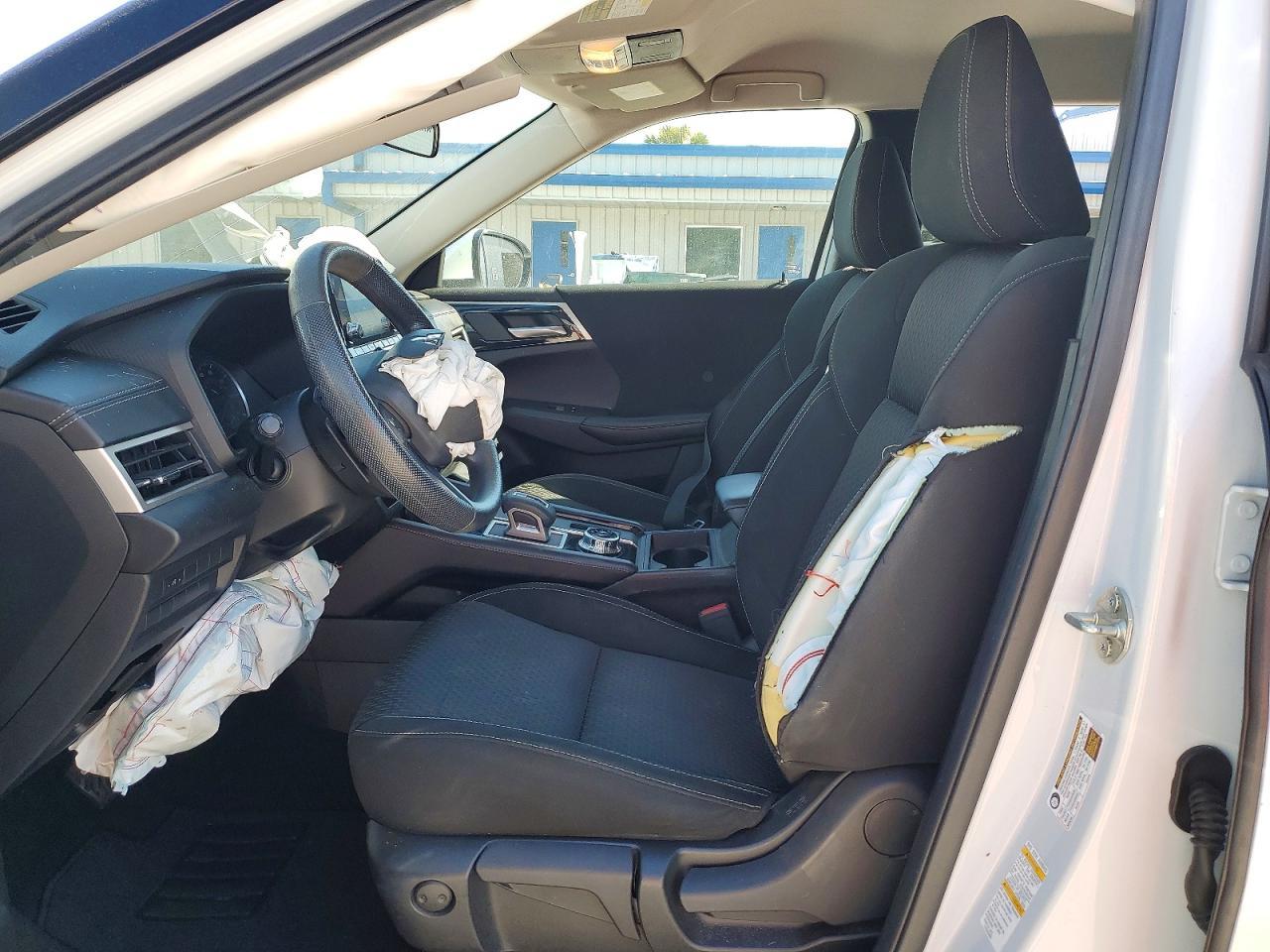 2022 Mitsubishi Outlander Es - zdjęcie 7