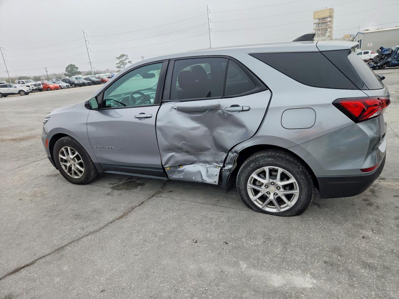 2024 Chevrolet Equinox Ls - zdjęcie 2
