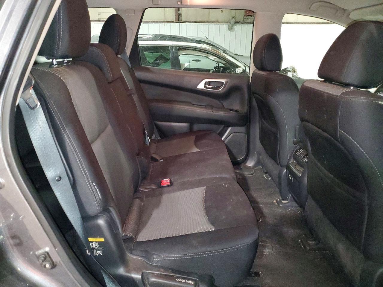 2019 Nissan Pathfinder S - zdjęcie 11