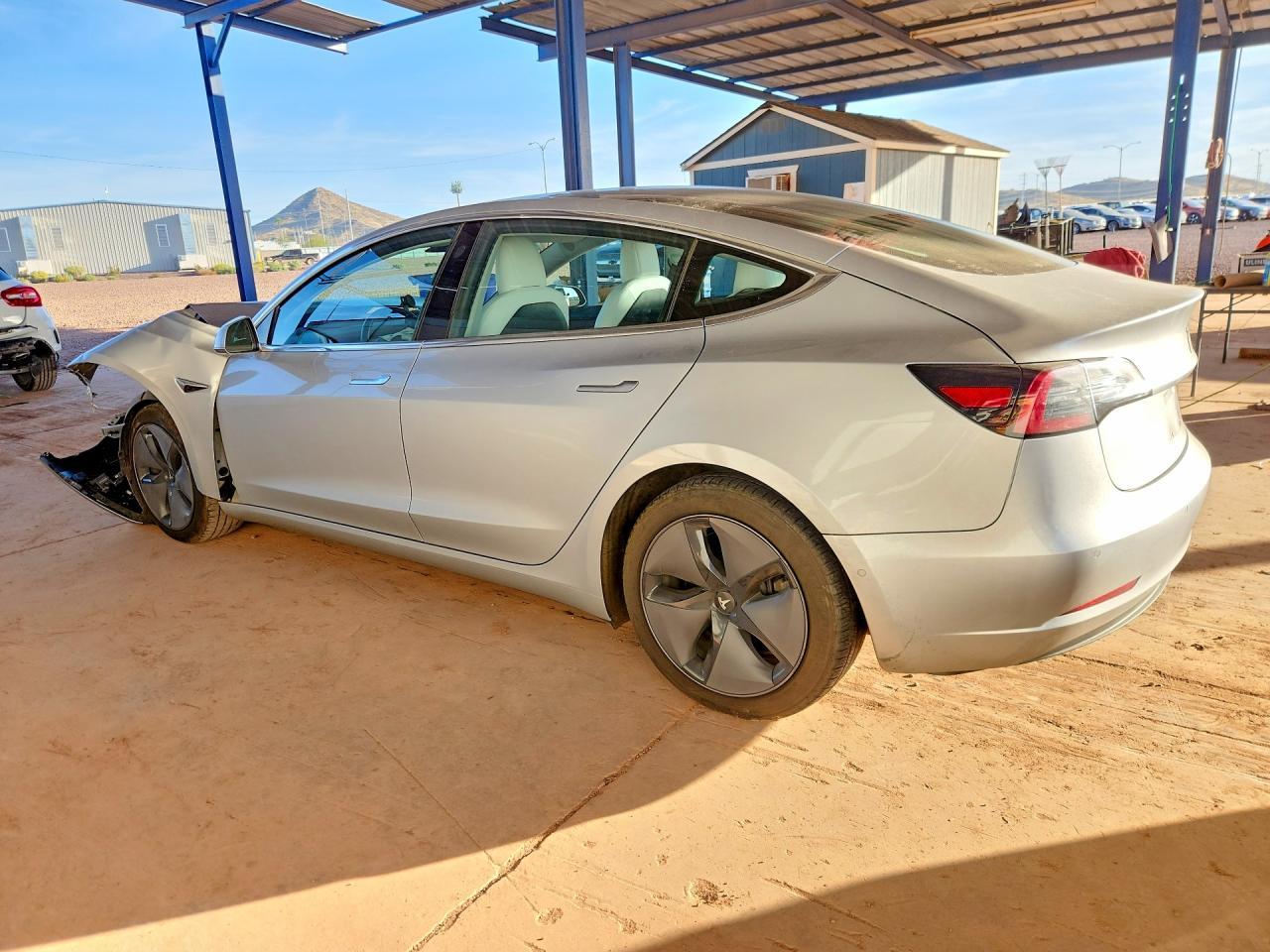 2018 Tesla Model 3 - zdjęcie 2