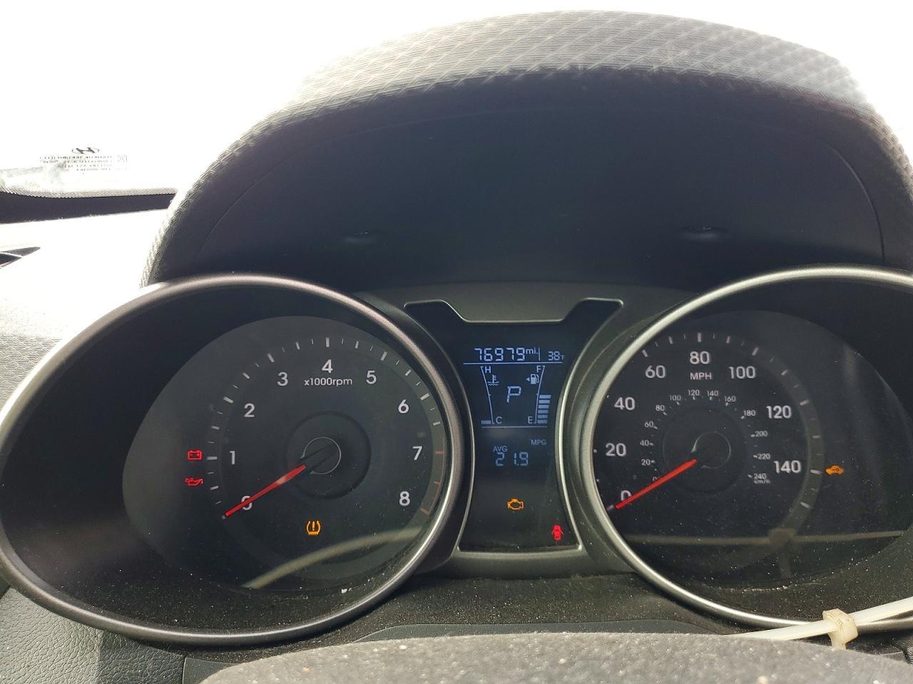 2017 Hyundai Veloster - zdjęcie 9